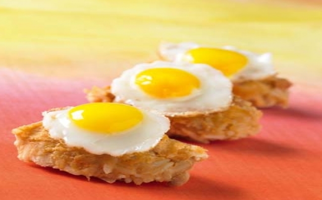 Mini tacu tacu con montadito de codorniz